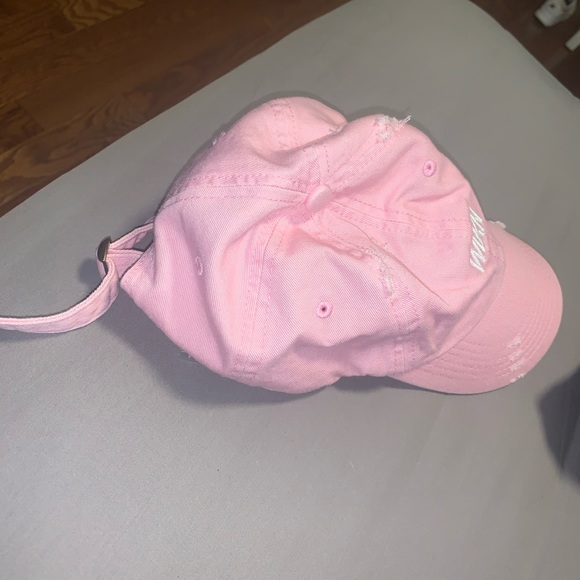 Wlkn hat - Picture 3 of 3